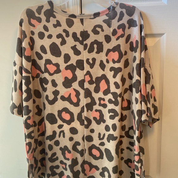 ⭐️🔥NWT Hopely Womens brown leopard top - Picture 2 of 4